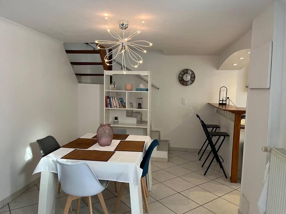 Petite Maison De Ville Au Calme Brie-Comte-Robert Exteriér fotografie